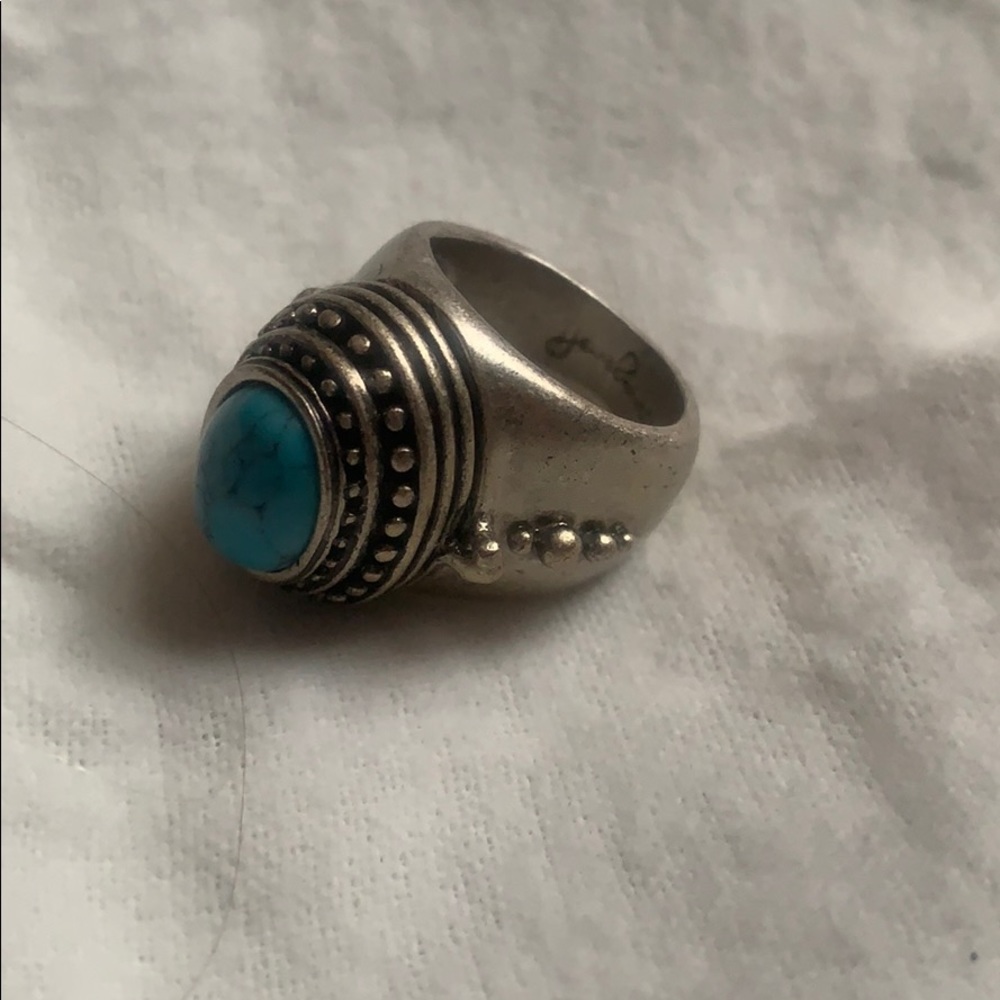 Jewelmint size 7 ring